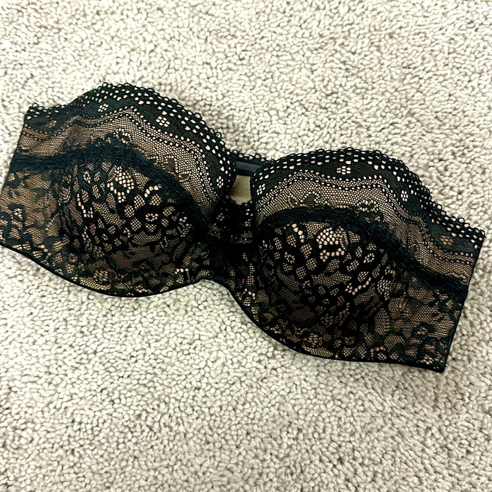 Strapless bra- lace